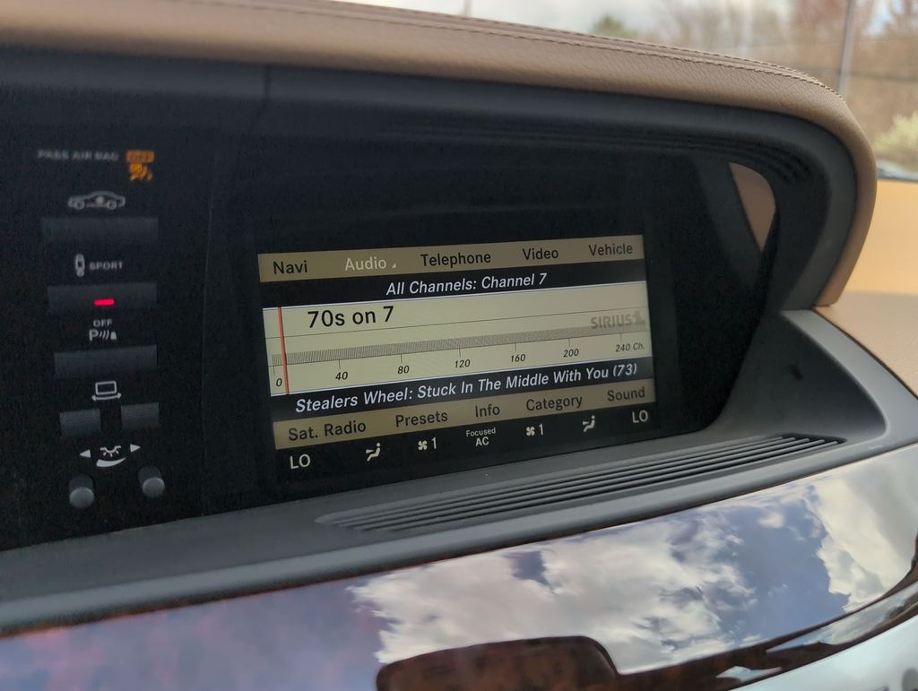 Thumbnail: 2012 Mercedes-Benz S-Class - 36