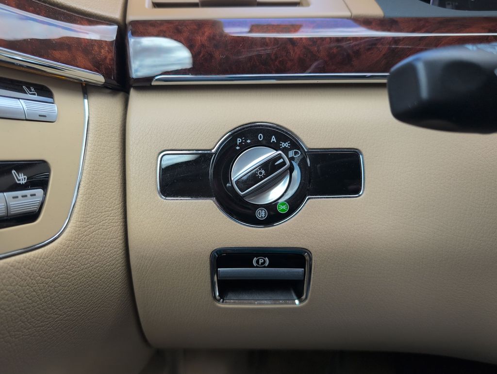 Thumbnail: 2012 Mercedes-Benz S-Class - 33