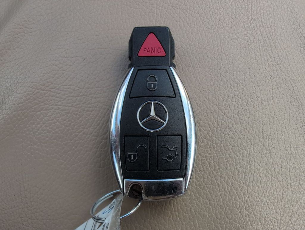 Thumbnail: 2012 Mercedes-Benz S-Class - 18