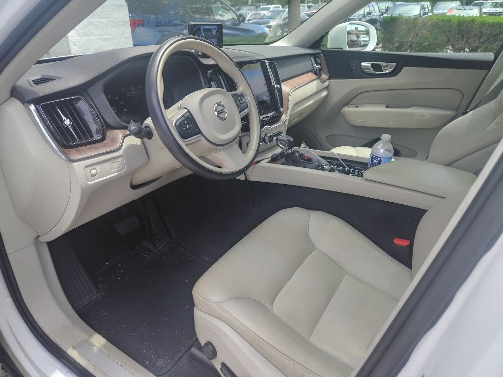 Thumbnail: 2021 Volvo XC60 - 8