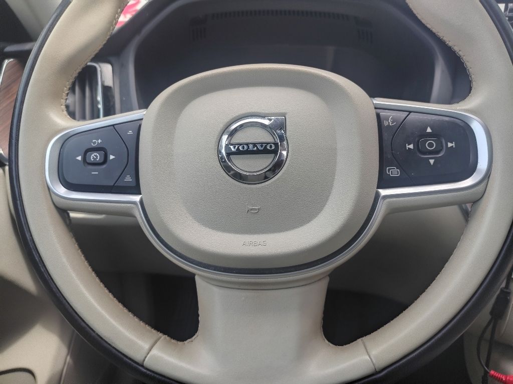 Thumbnail: 2021 Volvo XC60 - 19