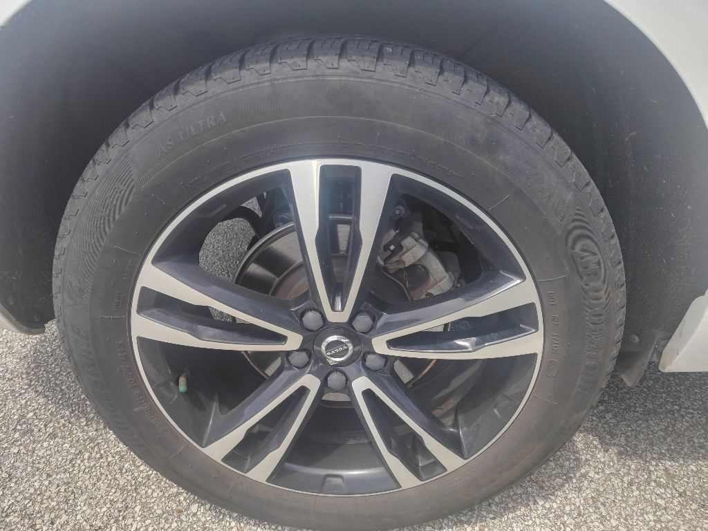 Thumbnail: 2021 Volvo XC60 - 17