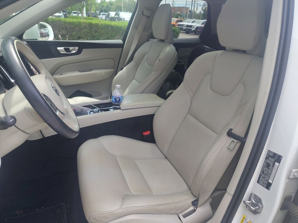Thumbnail: 2021 Volvo XC60 - 23