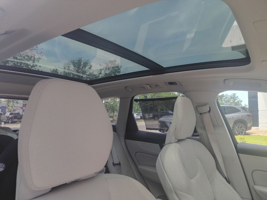 Thumbnail: 2021 Volvo XC60 - 18