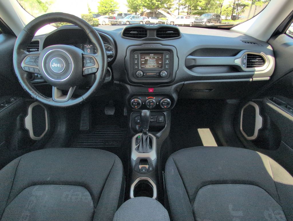 Thumbnail: 2016 Jeep Renegade - 9