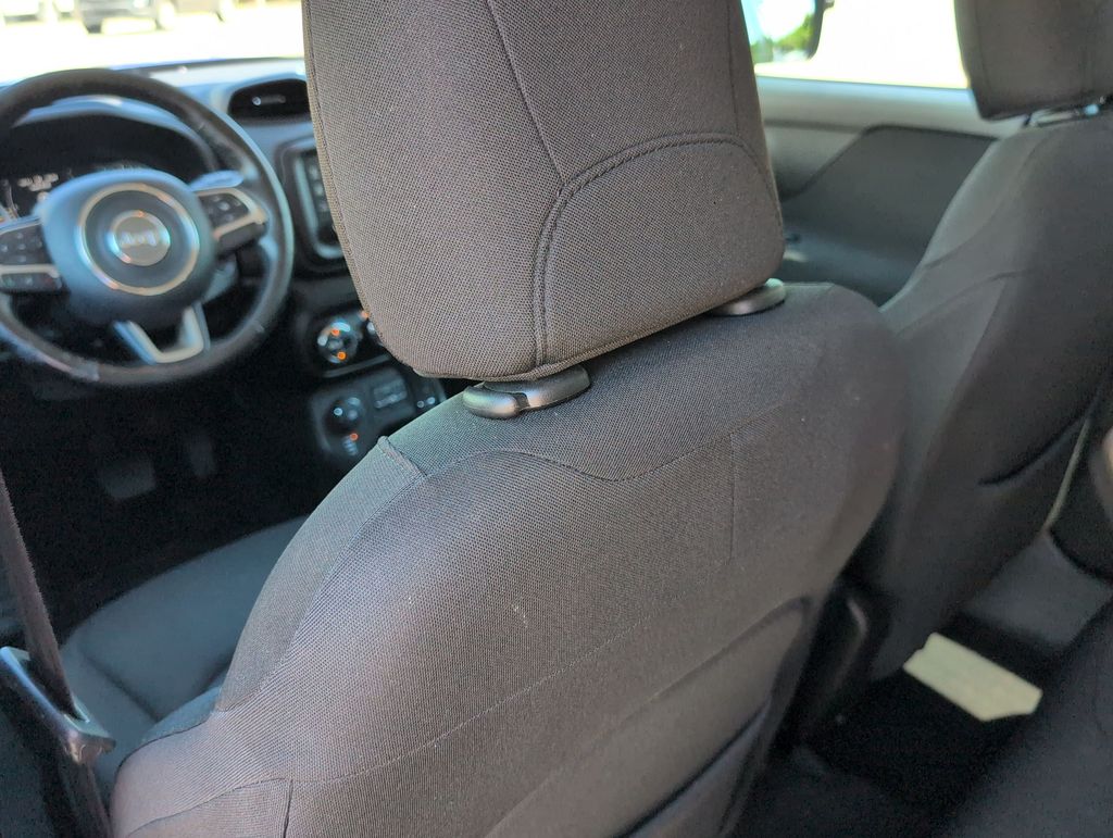 Thumbnail: 2016 Jeep Renegade - 11