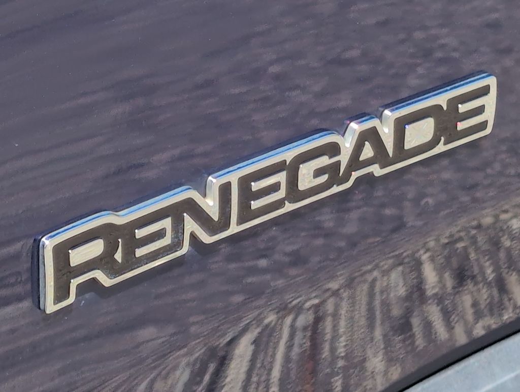 Thumbnail: 2016 Jeep Renegade - 25