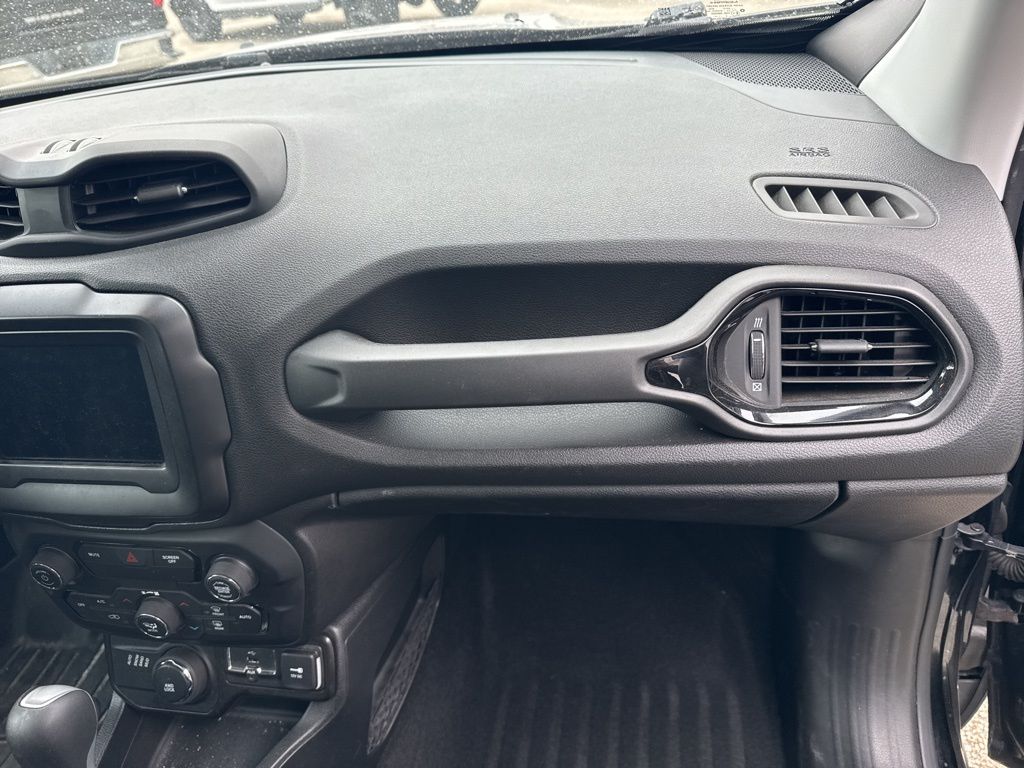 Thumbnail: 2019 Jeep Renegade - 22