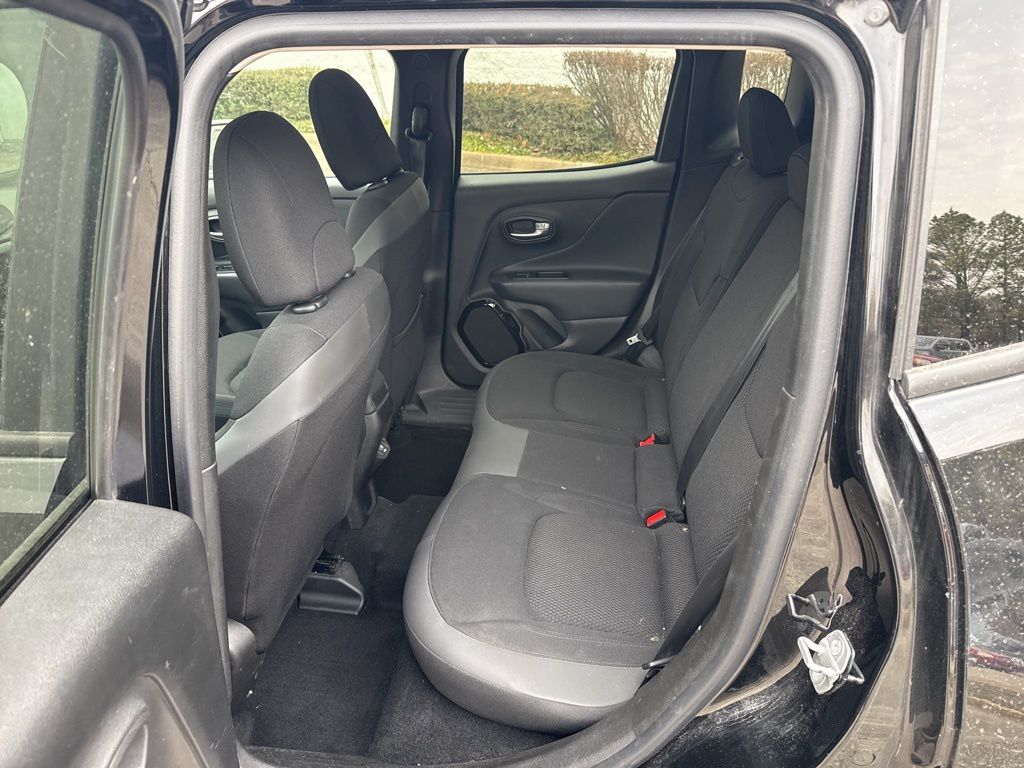 Thumbnail: 2019 Jeep Renegade - 7