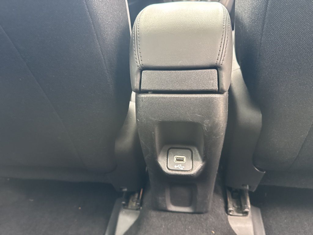 Thumbnail: 2019 Jeep Renegade - 21