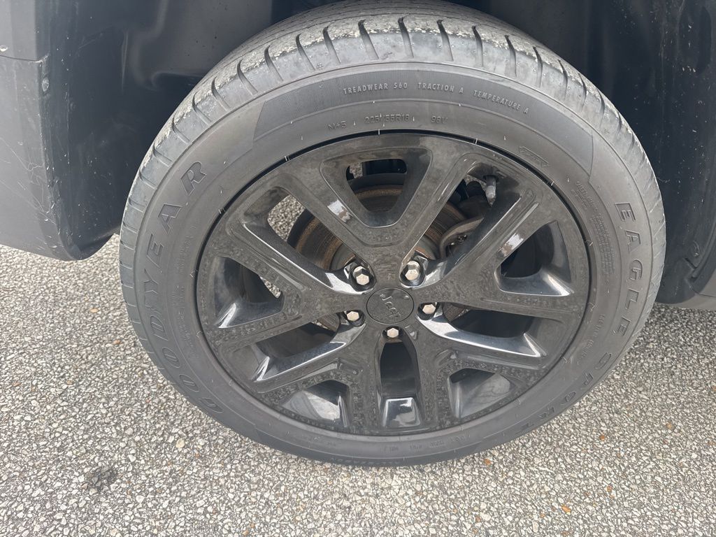 Thumbnail: 2019 Jeep Renegade - 16