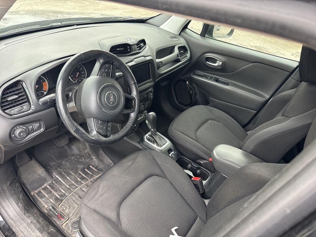 Thumbnail: 2019 Jeep Renegade - 8