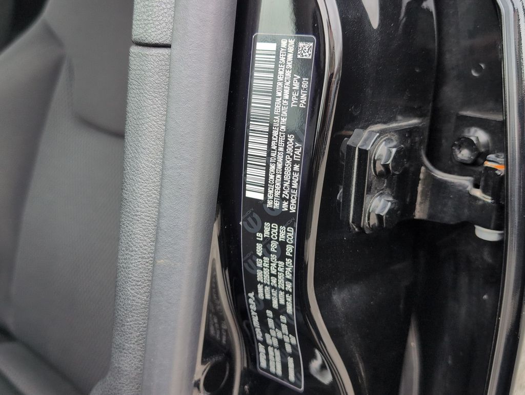 Thumbnail: 2019 Jeep Renegade - 18