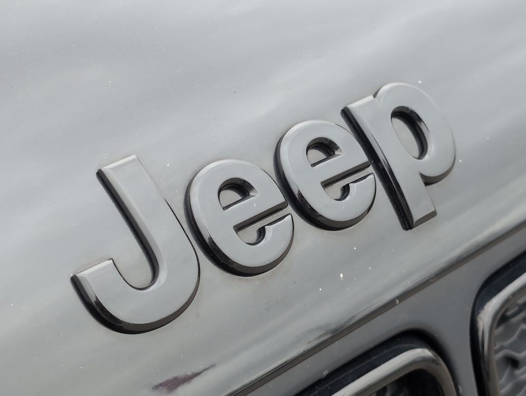 Thumbnail: 2019 Jeep Renegade - 24