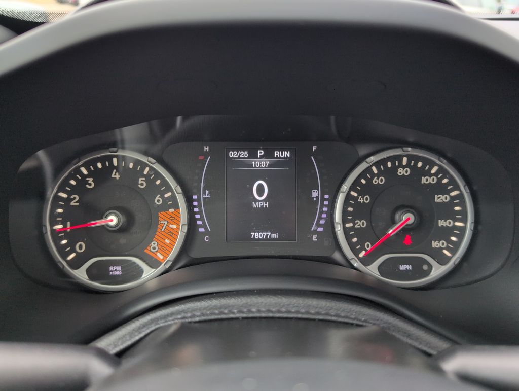 Thumbnail: 2019 Jeep Renegade - 36