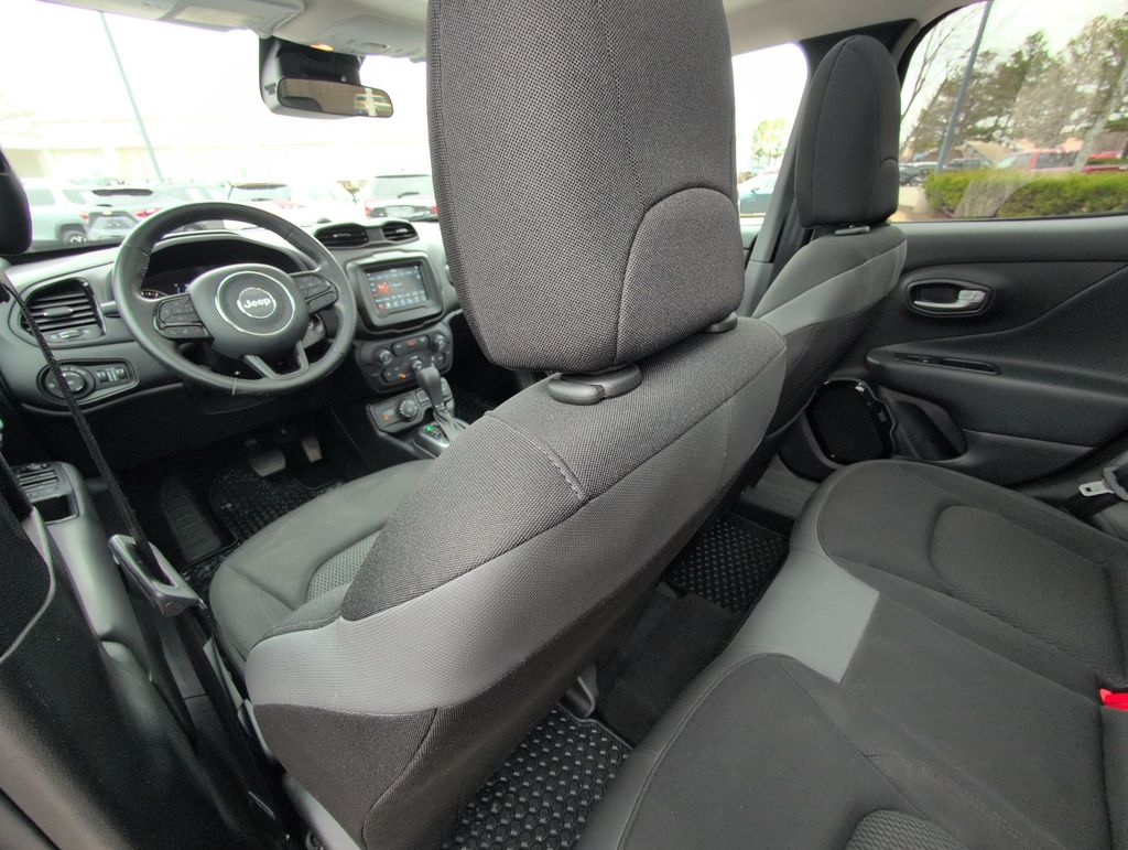 Thumbnail: 2019 Jeep Renegade - 11