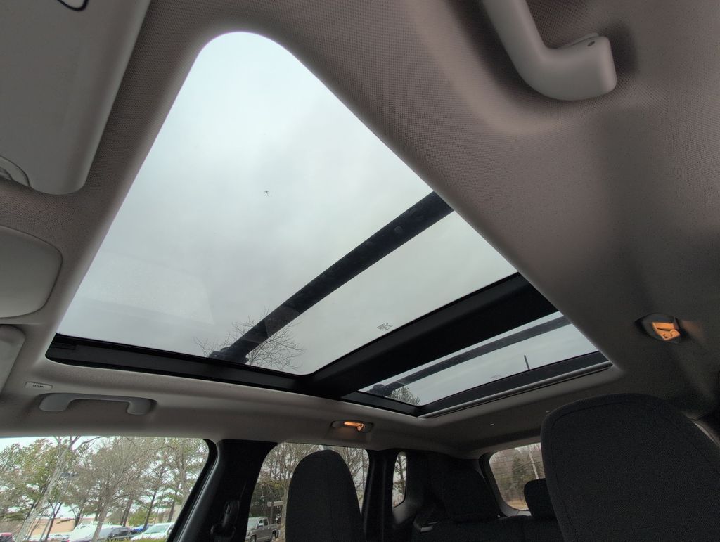 Thumbnail: 2019 Jeep Renegade - 26