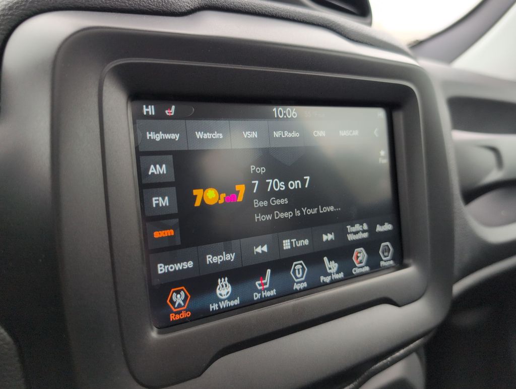 Thumbnail: 2019 Jeep Renegade - 34