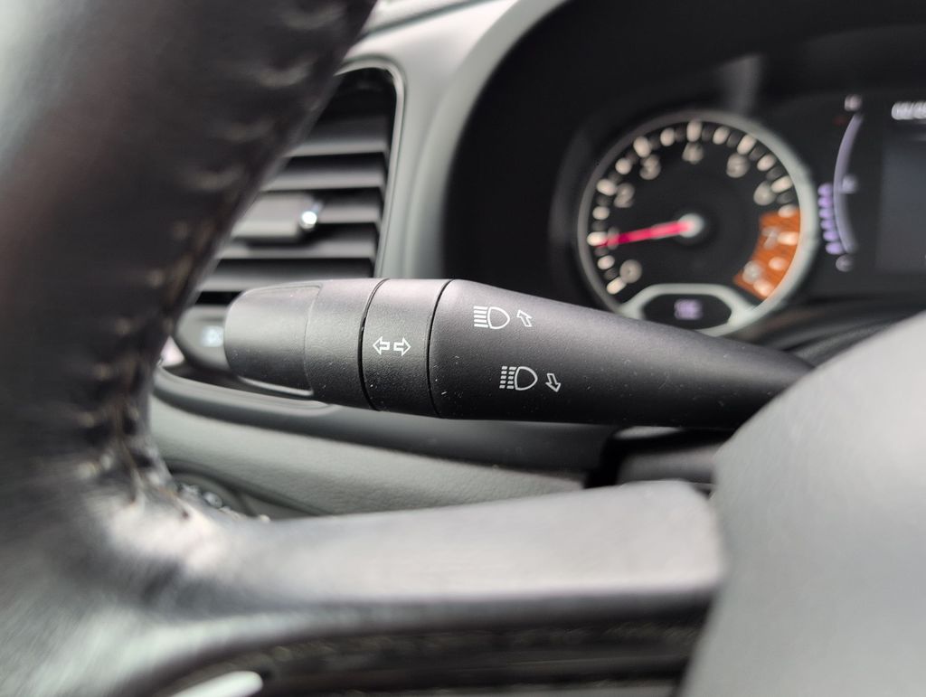 Thumbnail: 2019 Jeep Renegade - 32