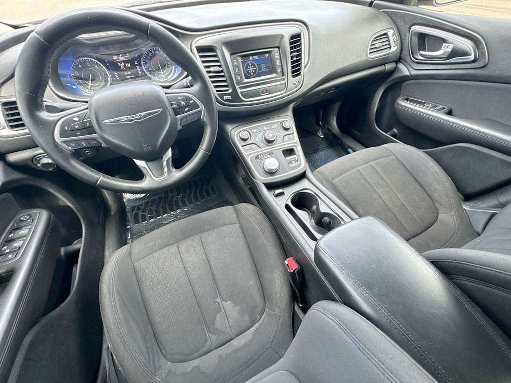 Thumbnail: 2016 Chrysler 200 - 9