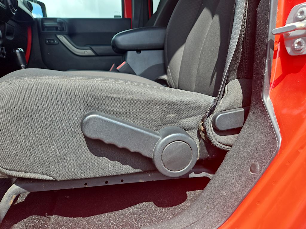 2017 Jeep Wrangler Unlimited Sport 21
