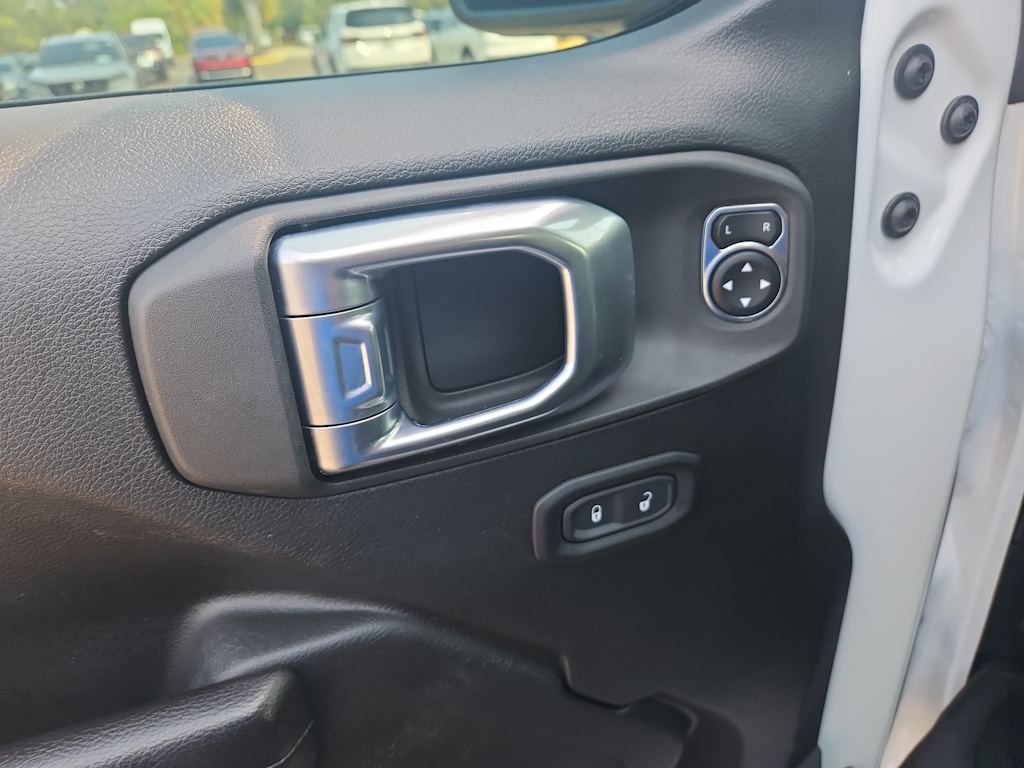 Thumbnail: 2021 Jeep Wrangler - 22