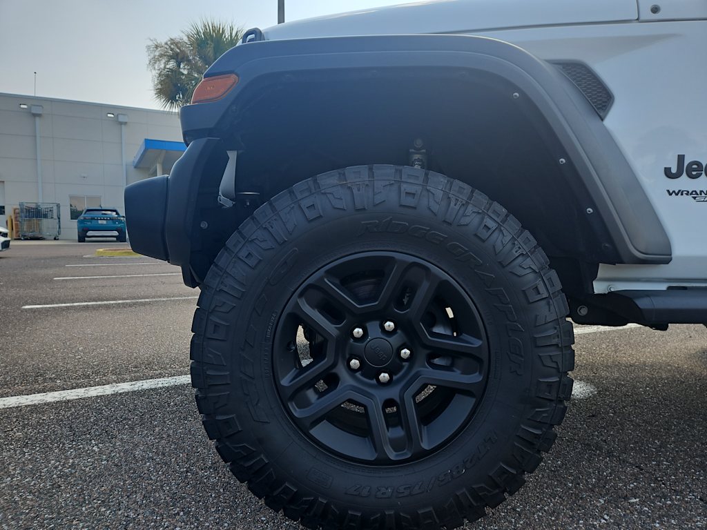 Thumbnail: 2021 Jeep Wrangler - 6