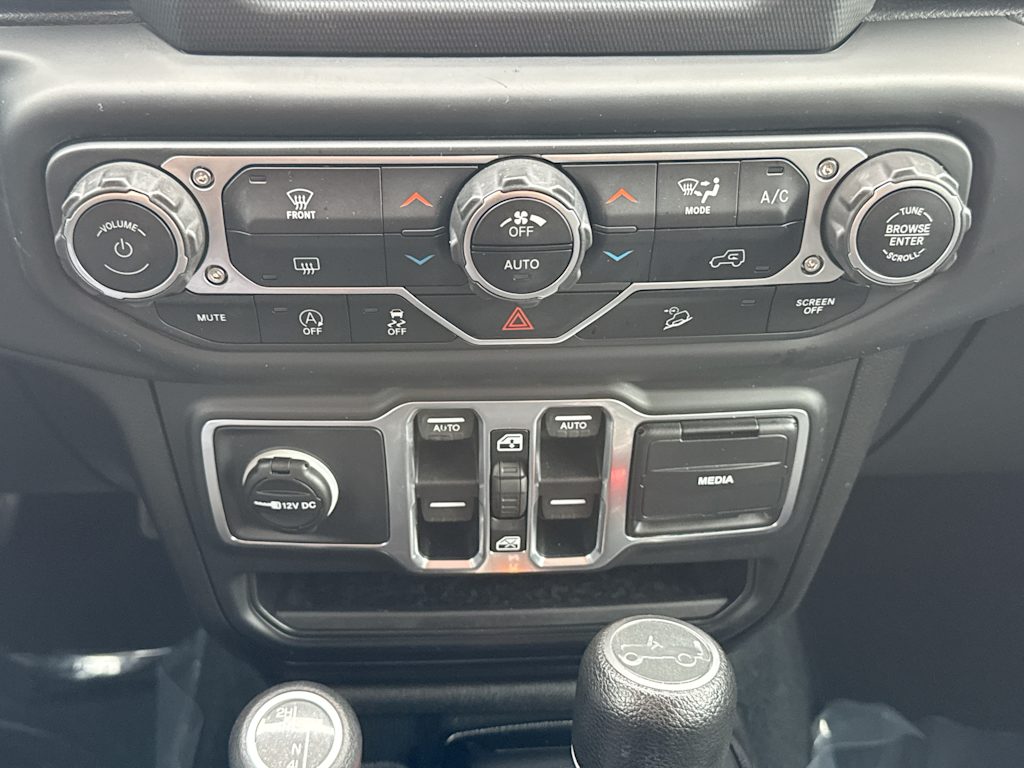 Thumbnail: 2018 Jeep Wrangler - 22