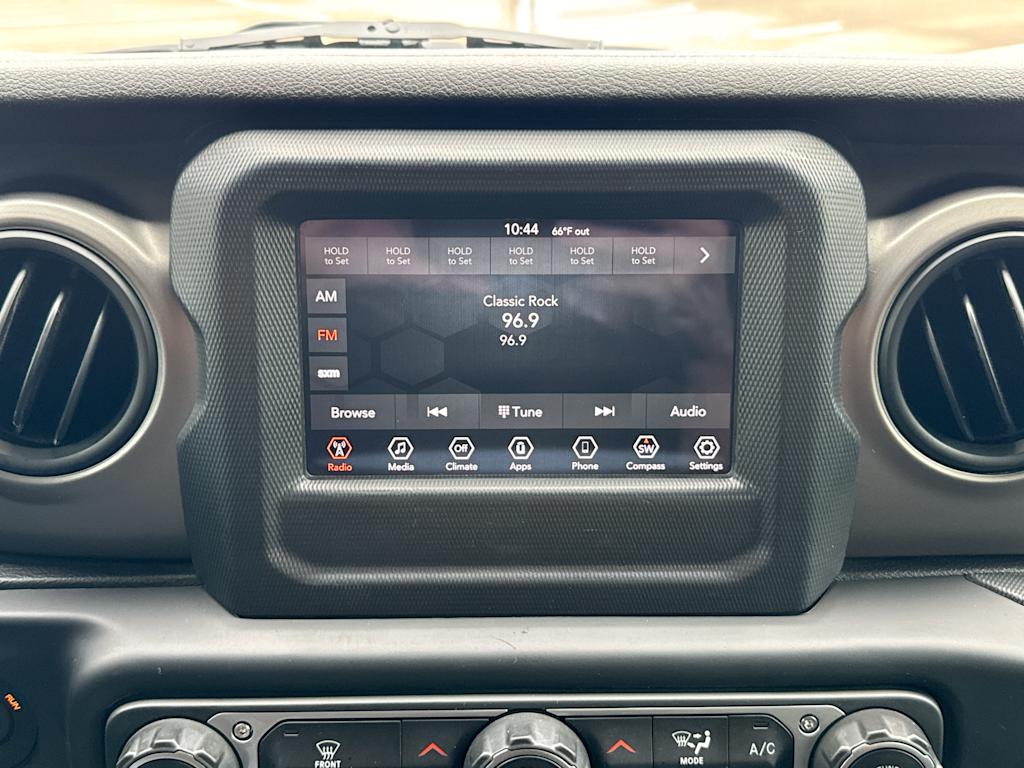 Thumbnail: 2018 Jeep Wrangler - 12