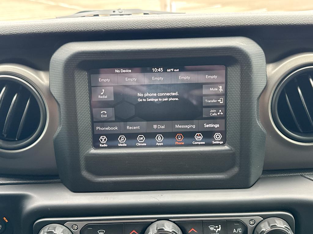 Thumbnail: 2018 Jeep Wrangler - 23