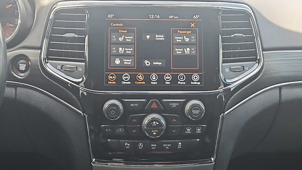 Thumbnail: 2020 Jeep Grand Cherokee - 24