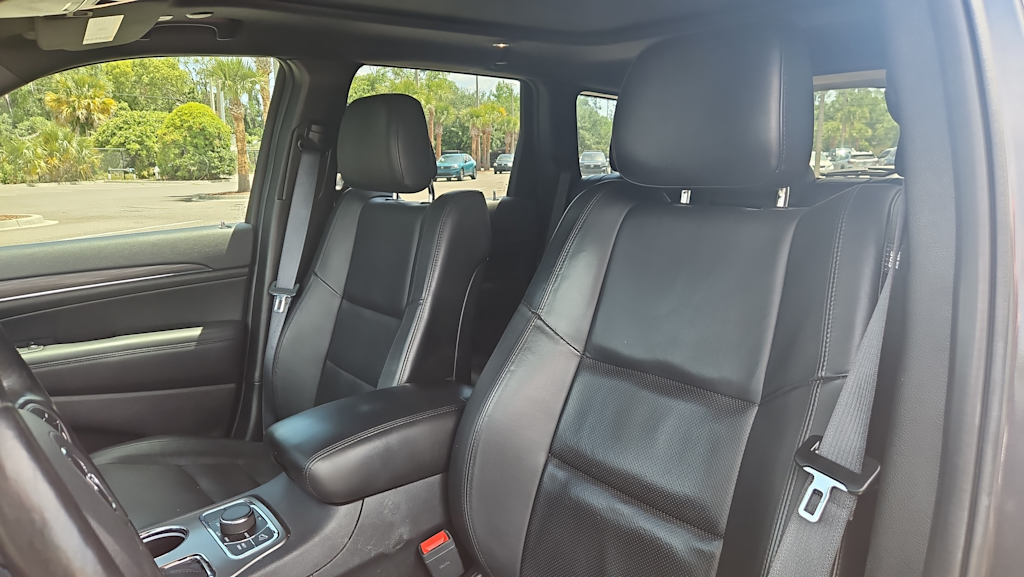 Thumbnail: 2020 Jeep Grand Cherokee - 8