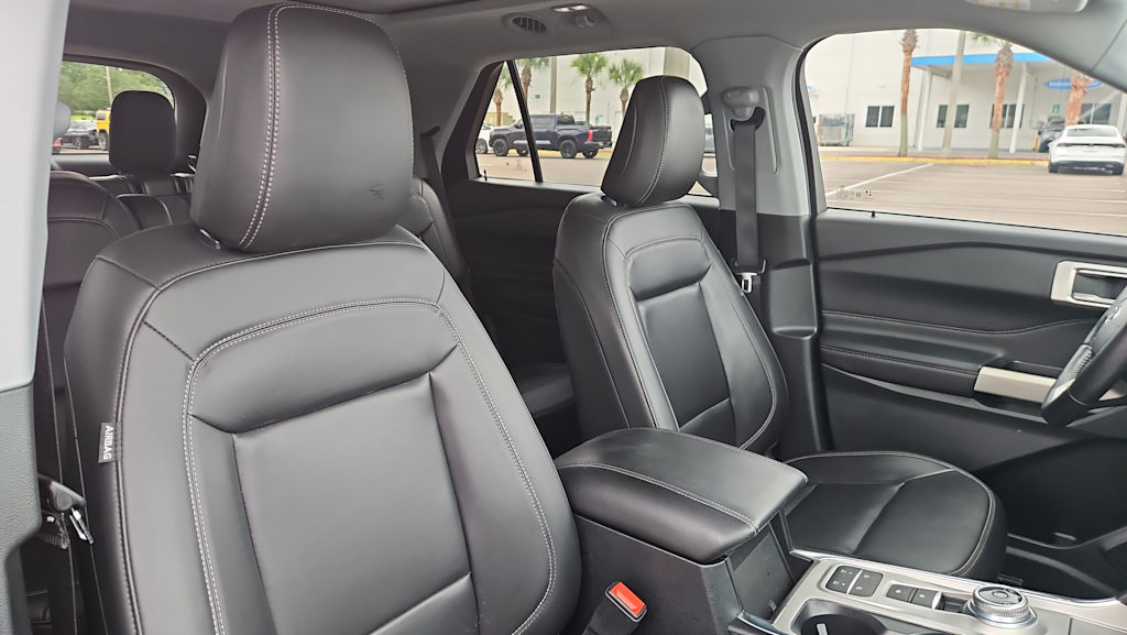 Thumbnail: 2021 Ford Explorer - 27