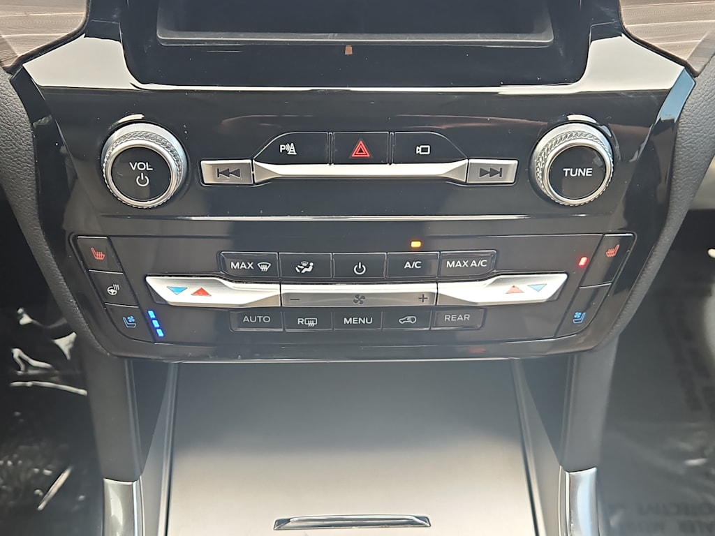 Thumbnail: 2022 Ford Explorer - 23