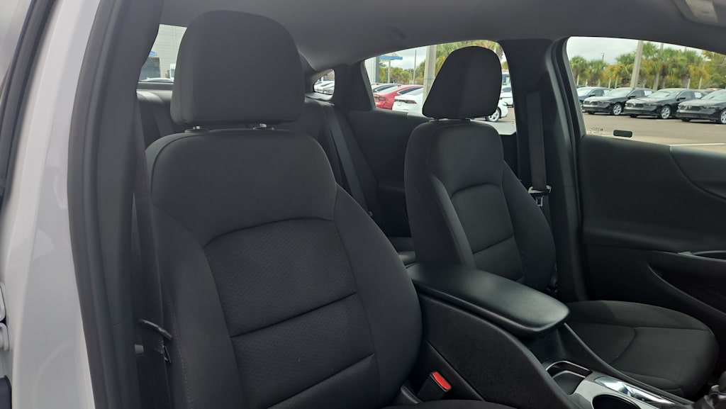 Thumbnail: 2022 Chevrolet Malibu - 10