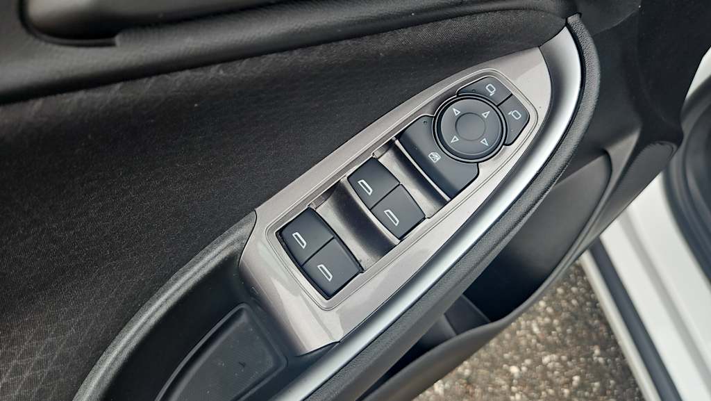 Thumbnail: 2022 Chevrolet Malibu - 22