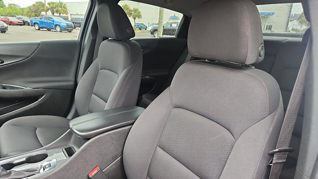 Thumbnail: 2023 Chevrolet Malibu - 8