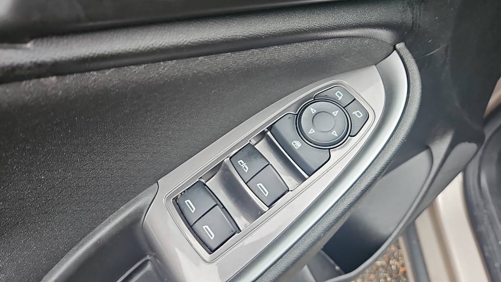 Thumbnail: 2023 Chevrolet Malibu - 22