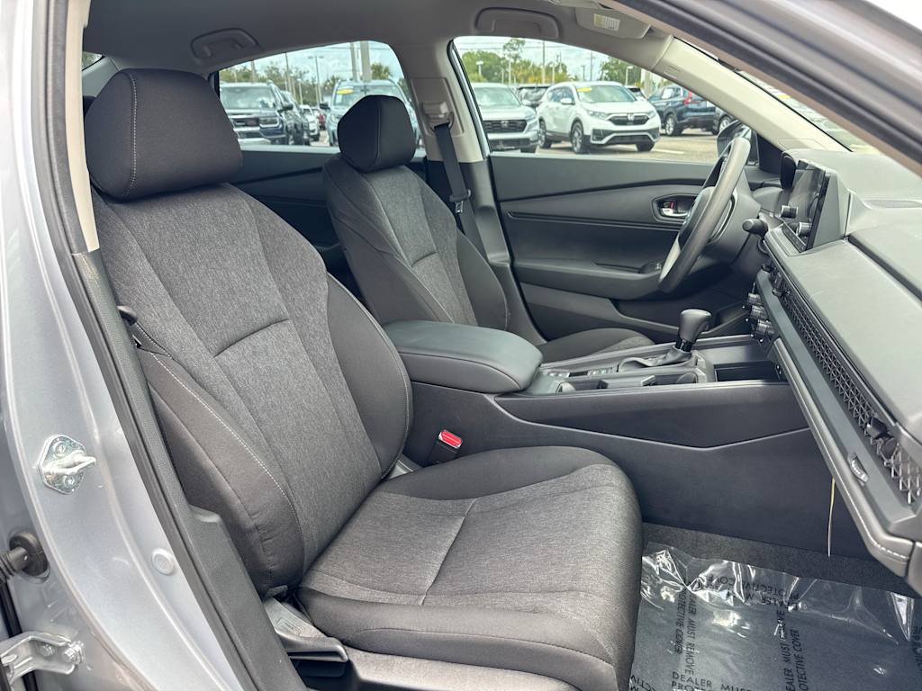 2025 Honda Accord LX - Photo 10