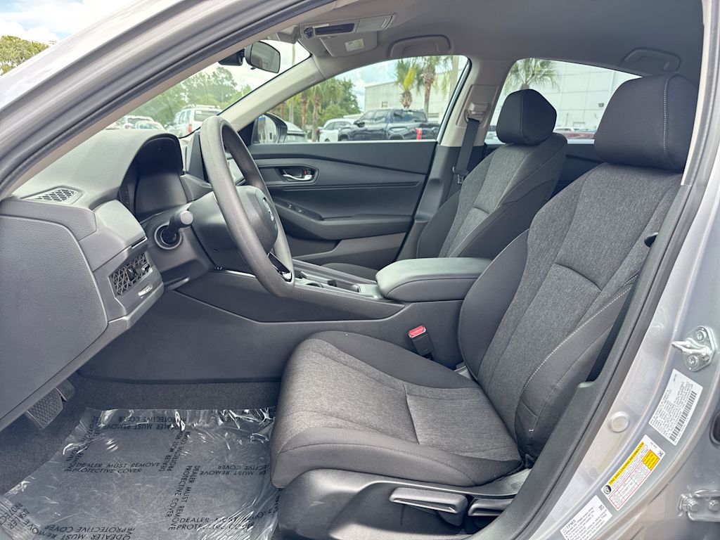 2025 Honda Accord LX - Photo 9