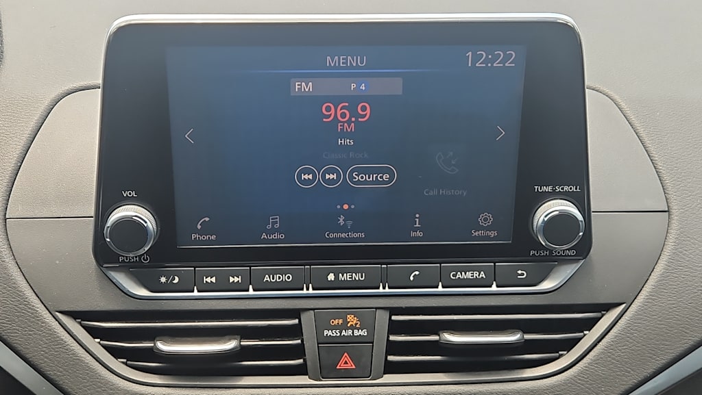 Thumbnail: 2020 Nissan Altima - 23