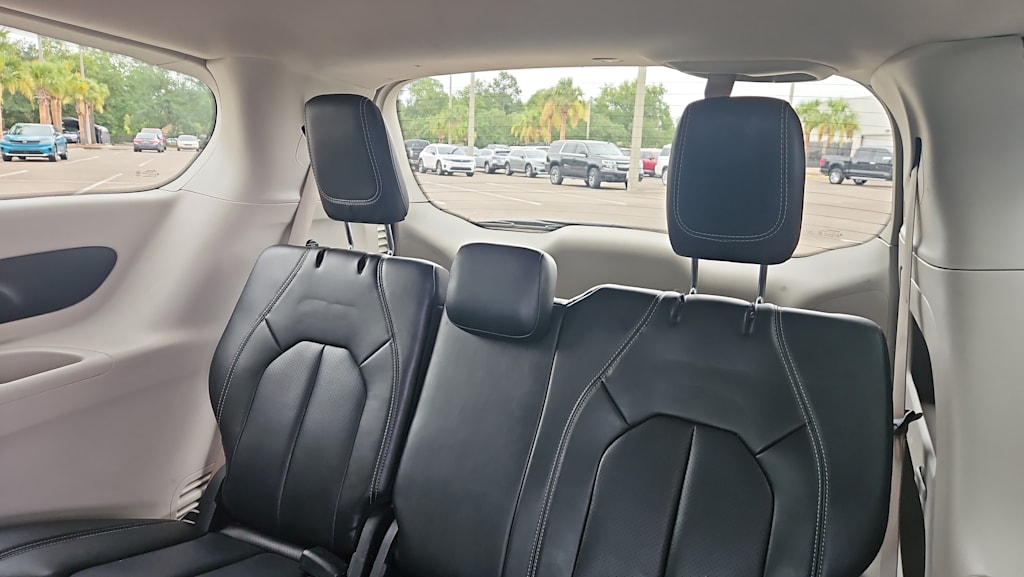 Thumbnail: 2023 Chrysler Pacifica - 26