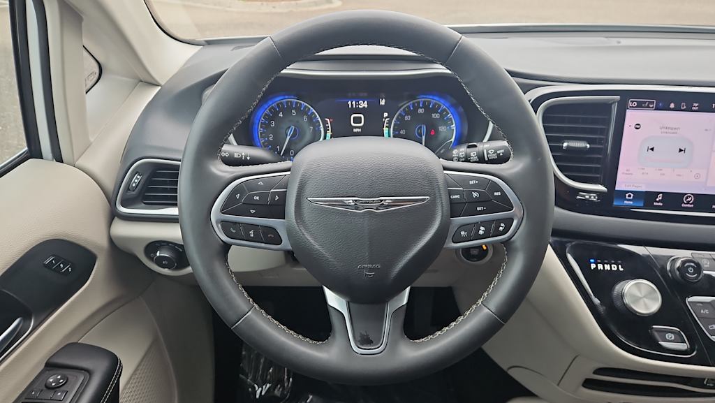 Thumbnail: 2023 Chrysler Pacifica - 2