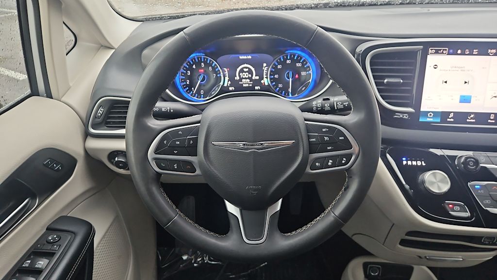 Thumbnail: 2023 Chrysler Pacifica - 2