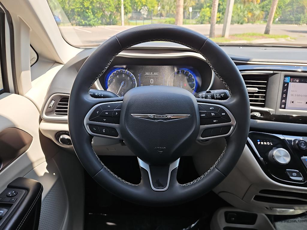 Thumbnail: 2022 Chrysler Voyager - 2