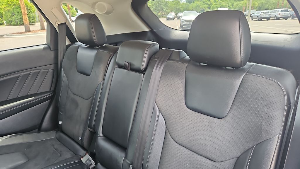 Thumbnail: 2016 Ford Edge - 10