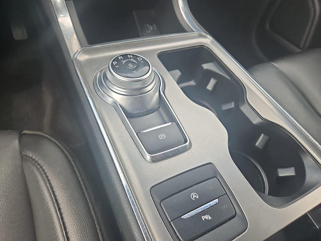 2022 Ford Edge Titanium 12