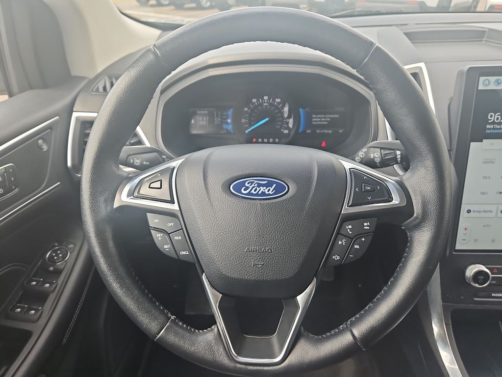 2022 Ford Edge Titanium 2