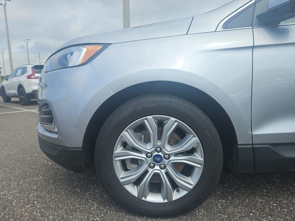2022 Ford Edge Titanium 5
