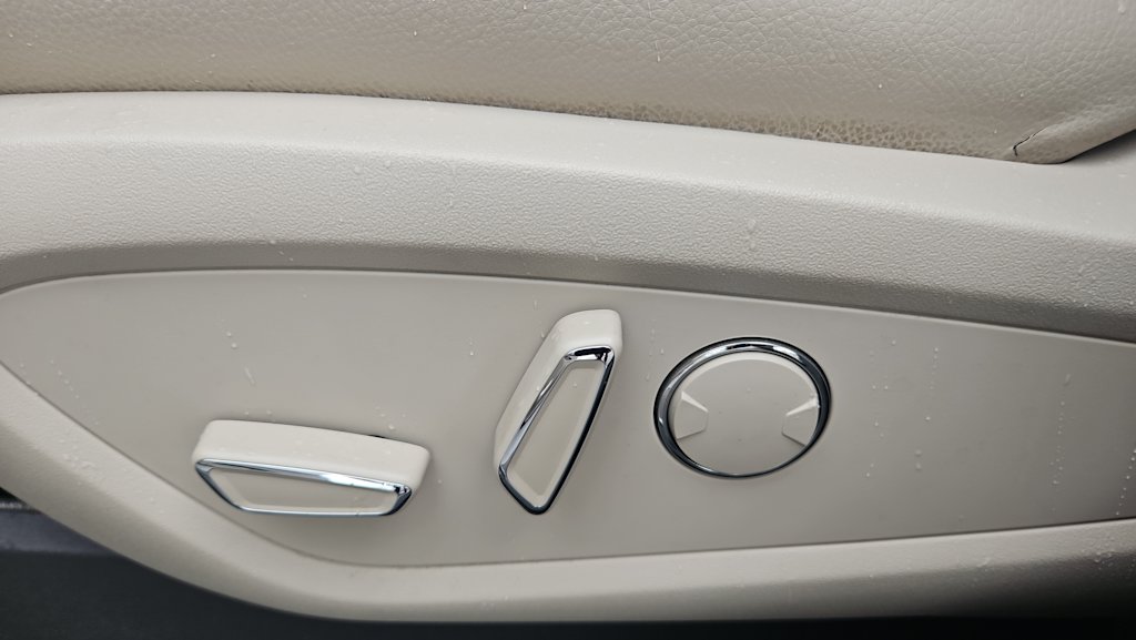 Thumbnail: 2019 Lincoln Nautilus - 18